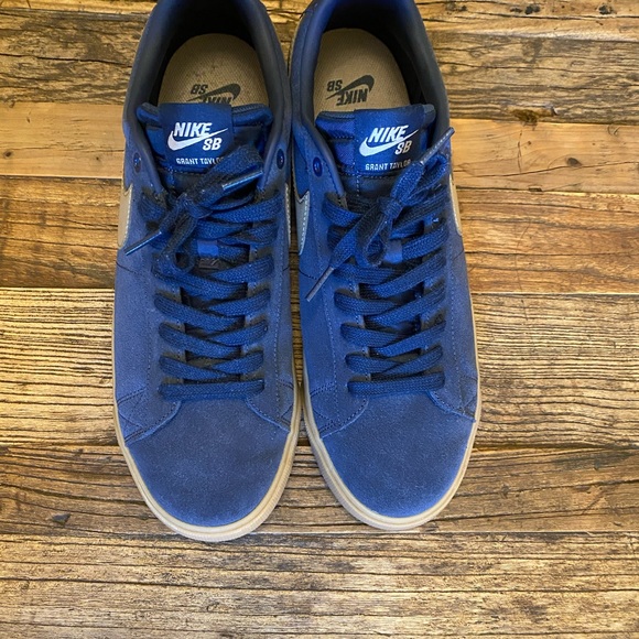 Nike Blazer Low SB ‘Navy Gum’, M 10 - Picture 3 of 6